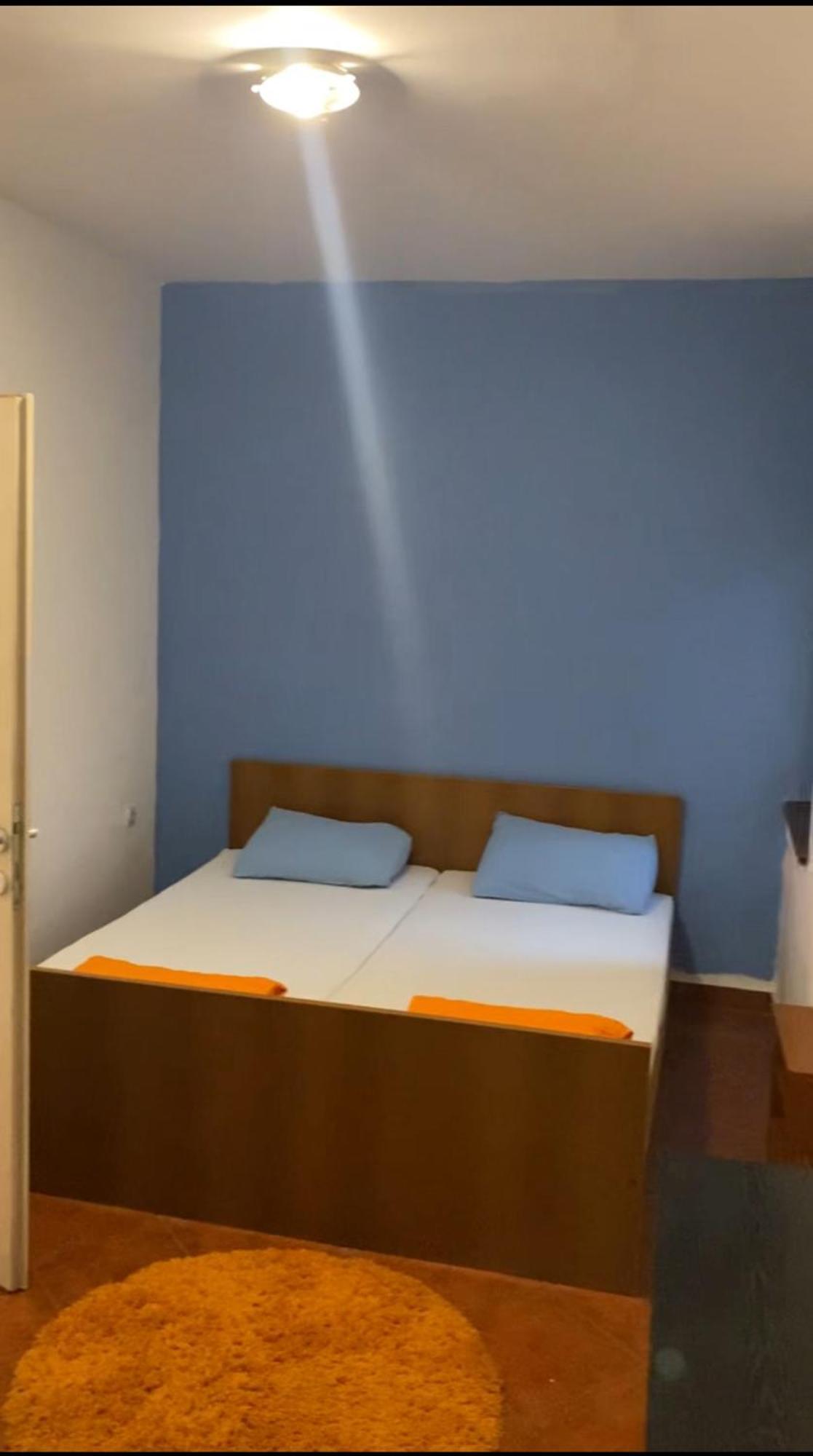 Blue Orange Hostel Скопье Экстерьер фото